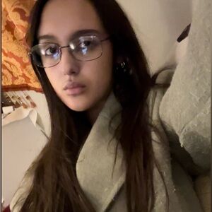 Meet your Posher, Gabrielle